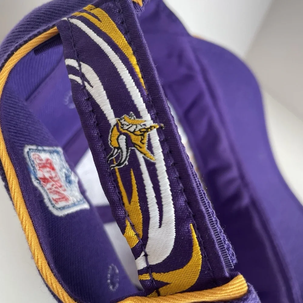 Minnesota Vikings NFL  Puma Adjustable Hat Cap‎ National Football League Purple